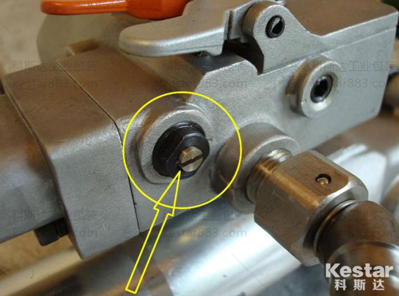 PET塑鋼帶氣動(dòng)打包機(jī)不粘帶是何原因？如何解決呢？