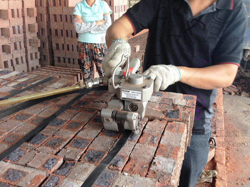 磚頭用哪種手提式塑鋼帶打包機比較好？