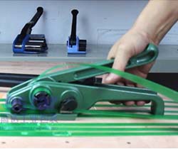 塑鋼打包帶的特點(diǎn)和使用方法